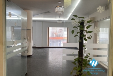 Office for rent in Lang Ha, Cau Giay District 